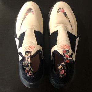 Girls Nike Nitroflo Vintage Floral Sneakers